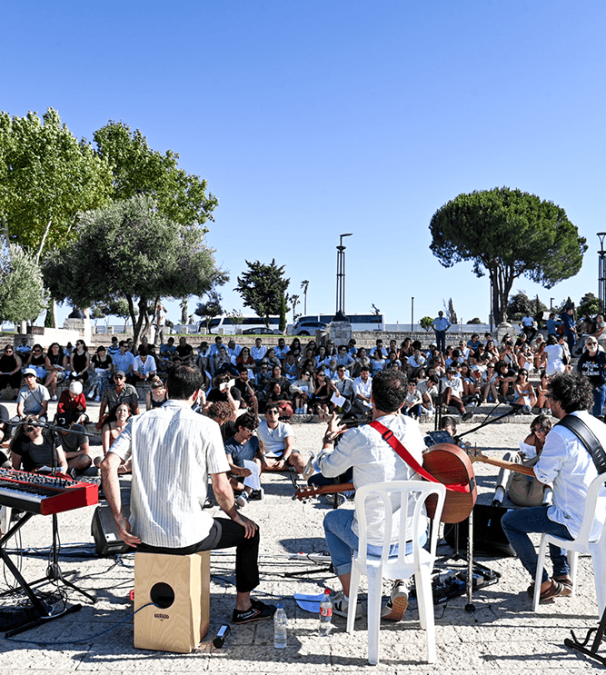 The Shuk performing live during a musical Kabbalat Shabbat service